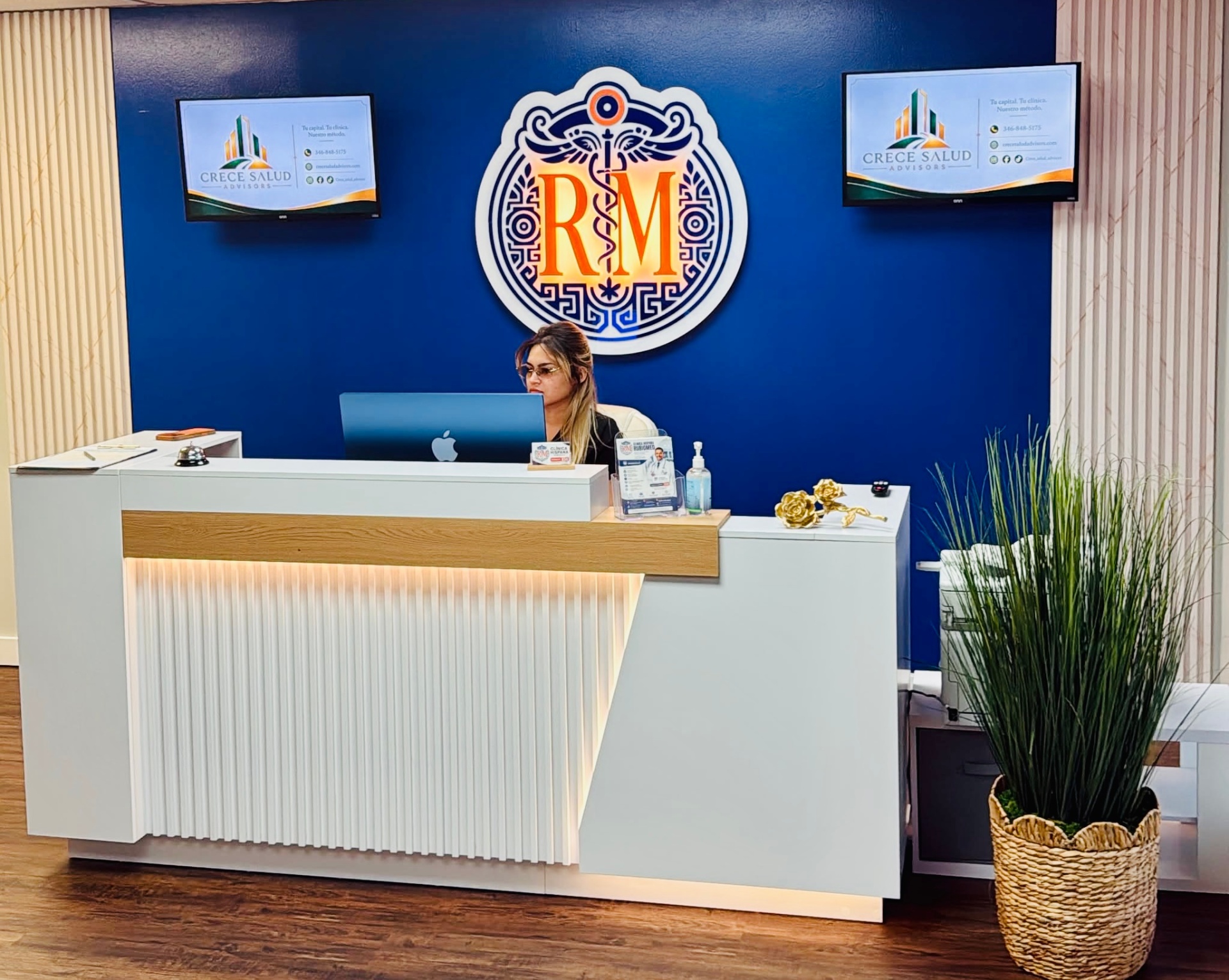 Recepción de Clínica Hispana RubioMED en Hurst, Texas